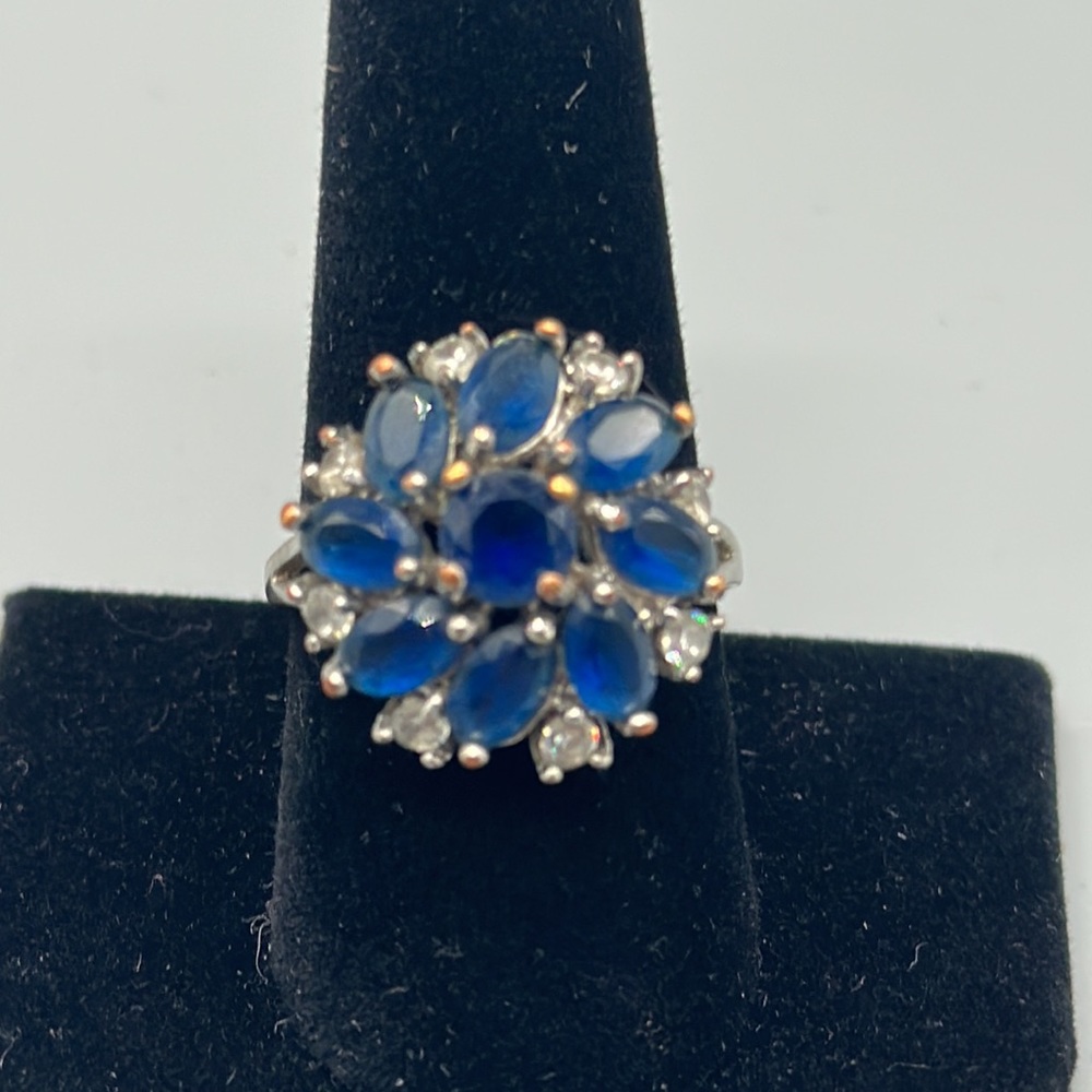 Vintage 925 solid silver ring with gems size 9